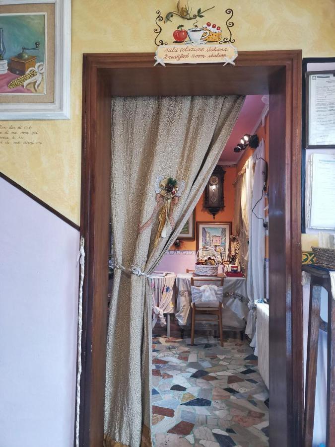 Art La Casa Del Pittore Frühstückspension Revine Lago
