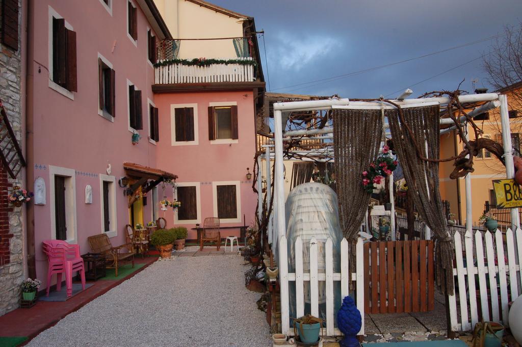 Art La Casa Del Pittore Frühstückspension Revine Lago